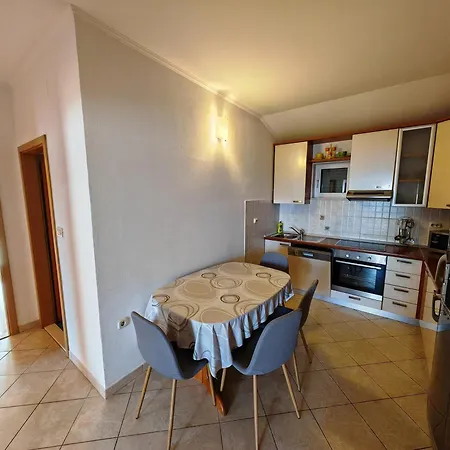 Cvjet Μακάρσκα